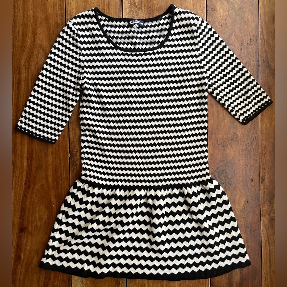 Freshman 1996 Black And White Zig Zag Tunic Mini Sweater Dress Size Large y2k